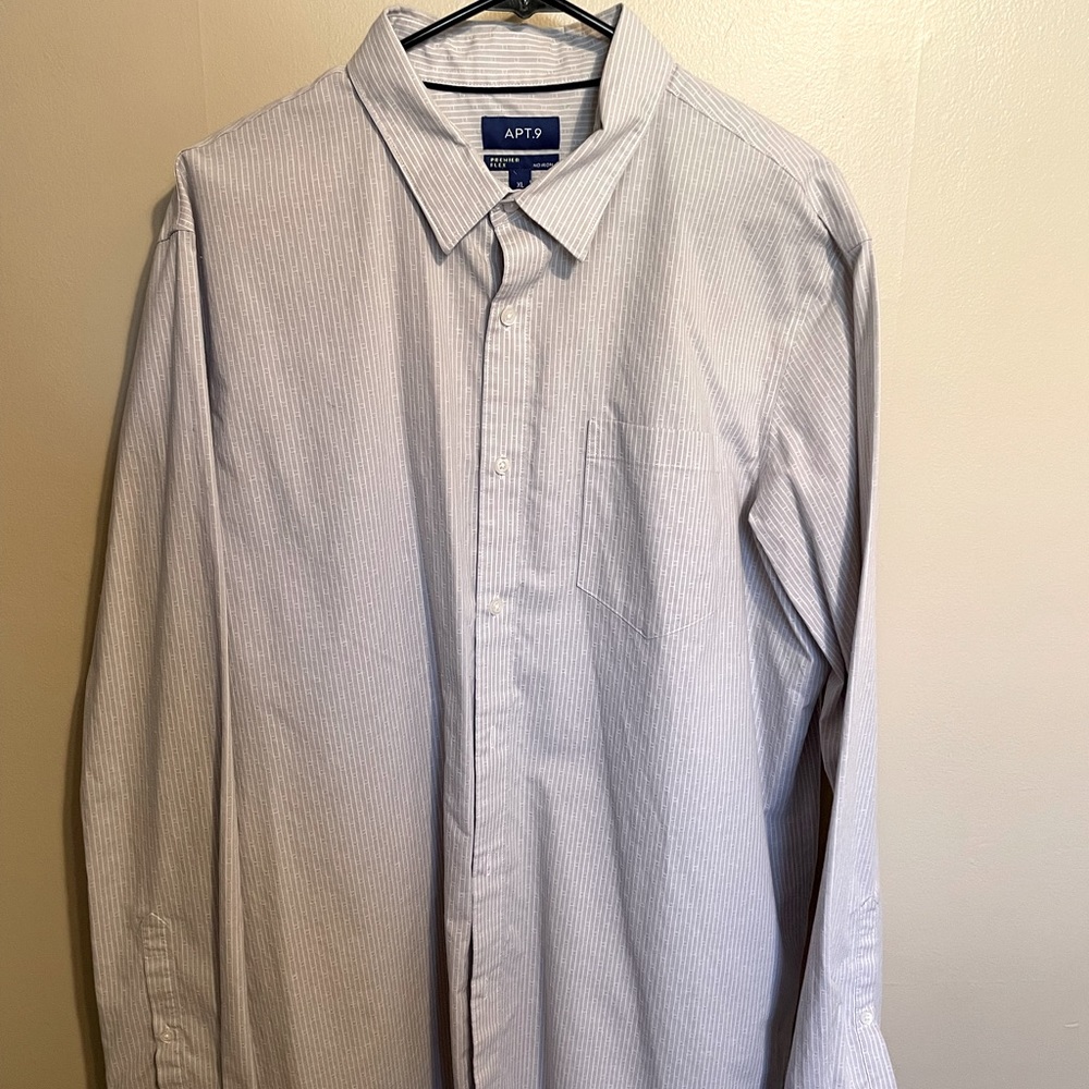 Apt 9 mens dress shirt (no iron)